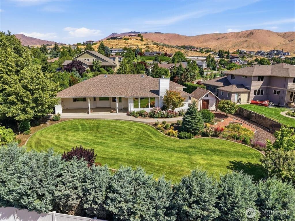 Photo of 3643 Ridgeview Boulevard, Wenatchee, WA 98801 (MLS # 2562412)
