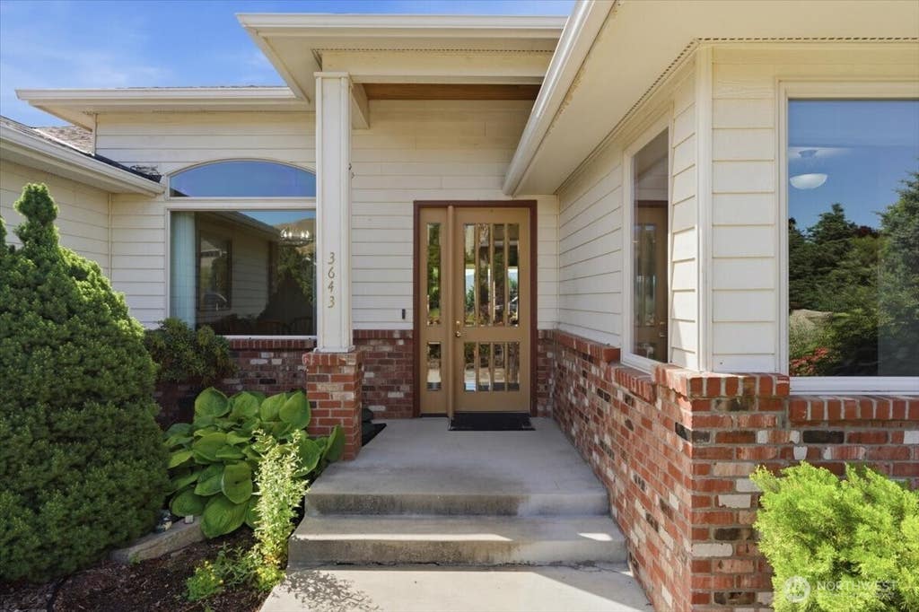 Photo of 3643 Ridgeview Boulevard, Wenatchee, WA 98801 (MLS # 2562412)
