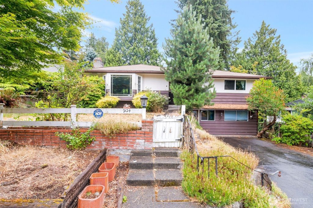 Photo of 2124 N 167th Street, Shoreline, WA 98133 (MLS # 2418311)