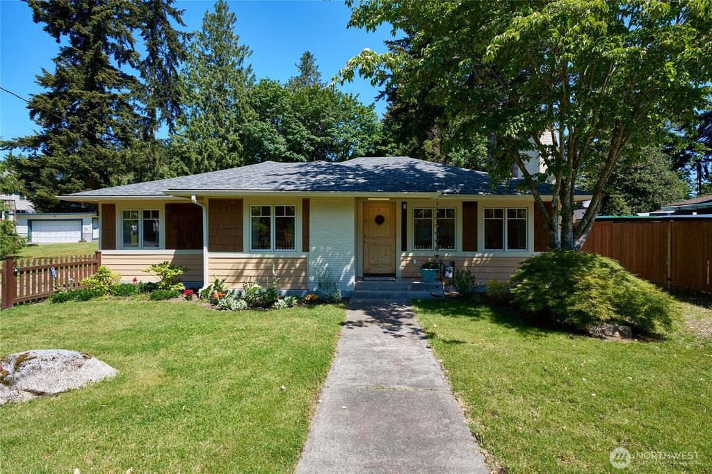 Photo of 1620 N 183rd Street, Shoreline, WA 98133 (MLS # 2531177)