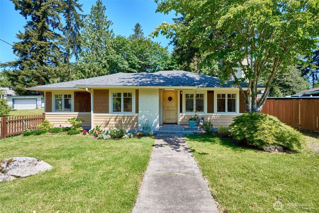 Photo of 1620 N 183rd Street, Shoreline, WA 98133 (MLS # 2531177)