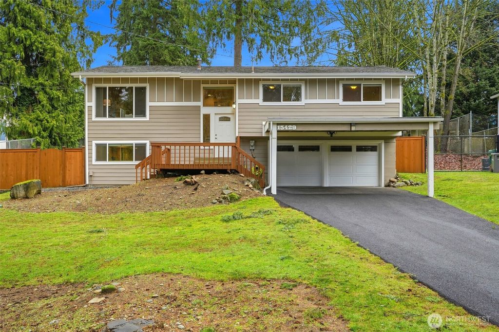 Photo of 15429 20th Place W, Lynnwood, WA 98087 (MLS # 2464219)