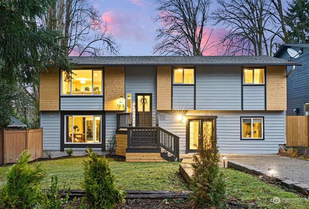 Photo of 11612 NE 74th Street, Kirkland, WA 98033 (MLS # 2025914)