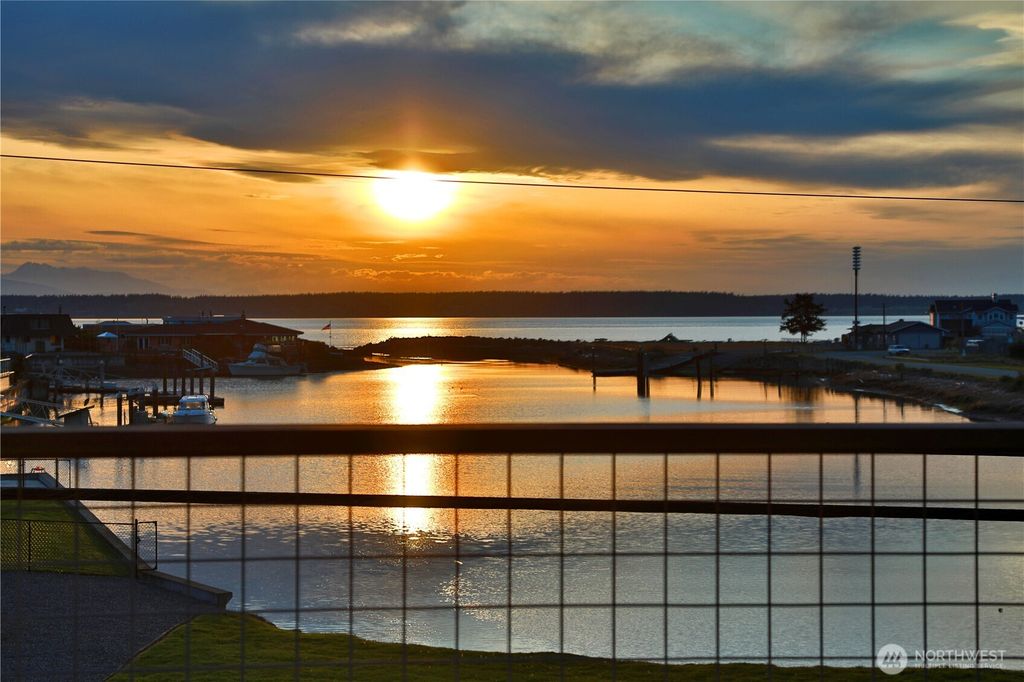 Photo of 3621 Shorewood Avenue, Greenbank, WA 98253 (MLS # 2500086)