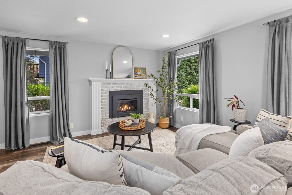 Photo of 7848 NE 146th Street, Kenmore, WA 98028 (MLS # 2518880)