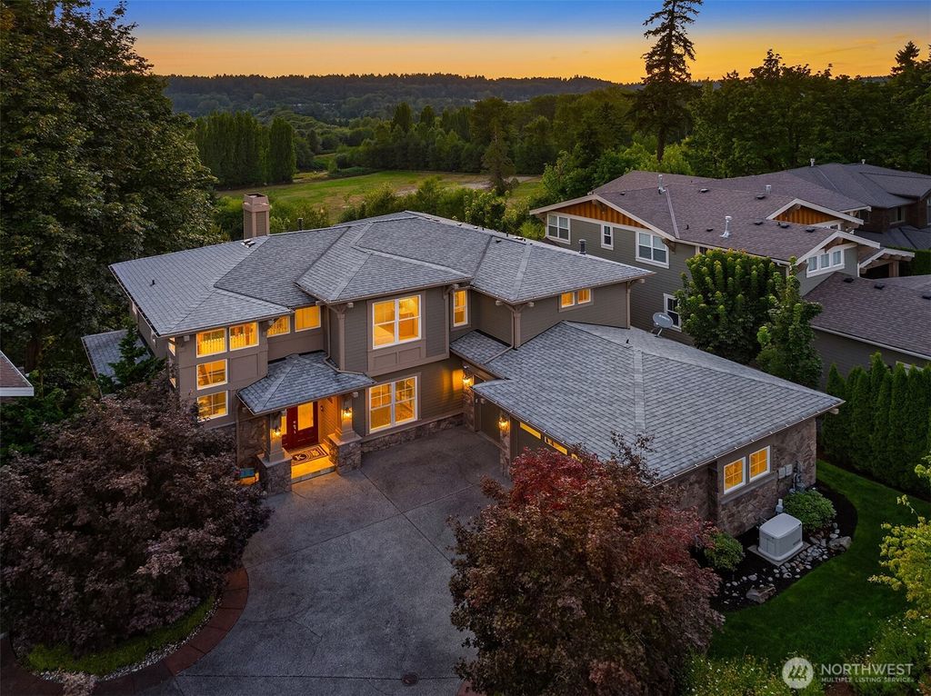 Photo of 15335 NE 106th Court, Redmond, WA 98052 (MLS # 2509001)