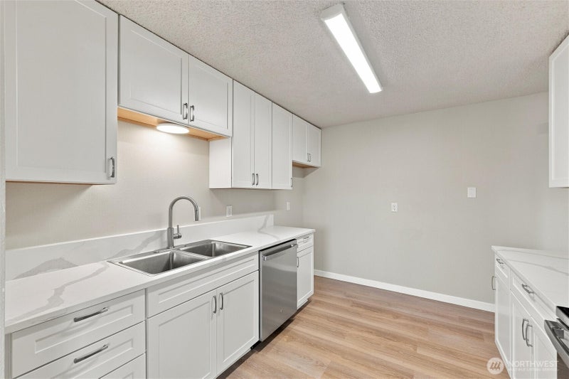 5807 Hendrickson Avenue 101