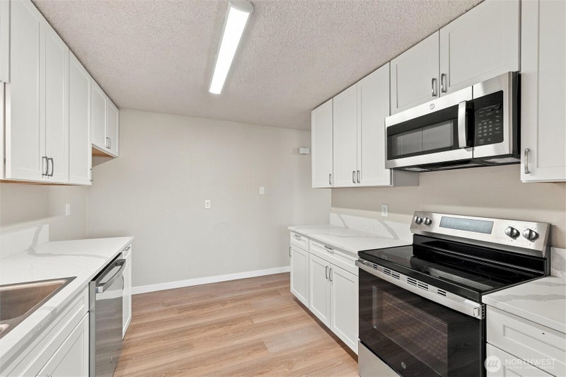 5807 Hendrickson Avenue 101
