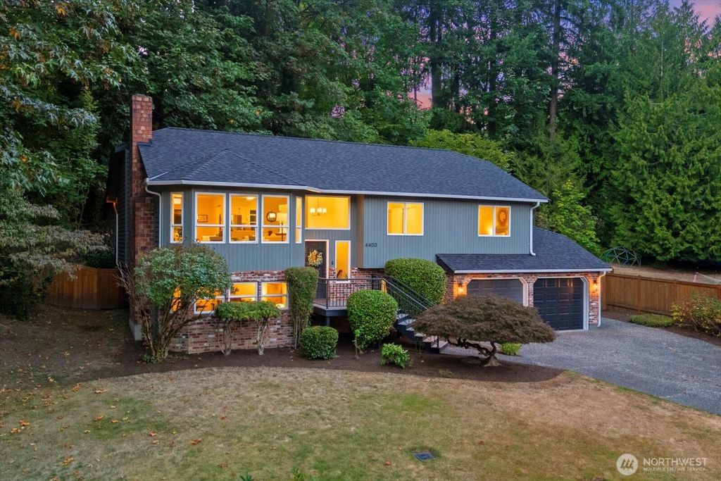 Photo of 4403 NE 187th Place, Lake Forest Park, WA 98155 (MLS # 2426162)