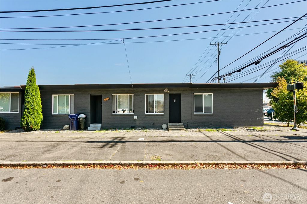 Photo of 1123 S M Street, Tacoma, WA 98405 (MLS # 2492692)