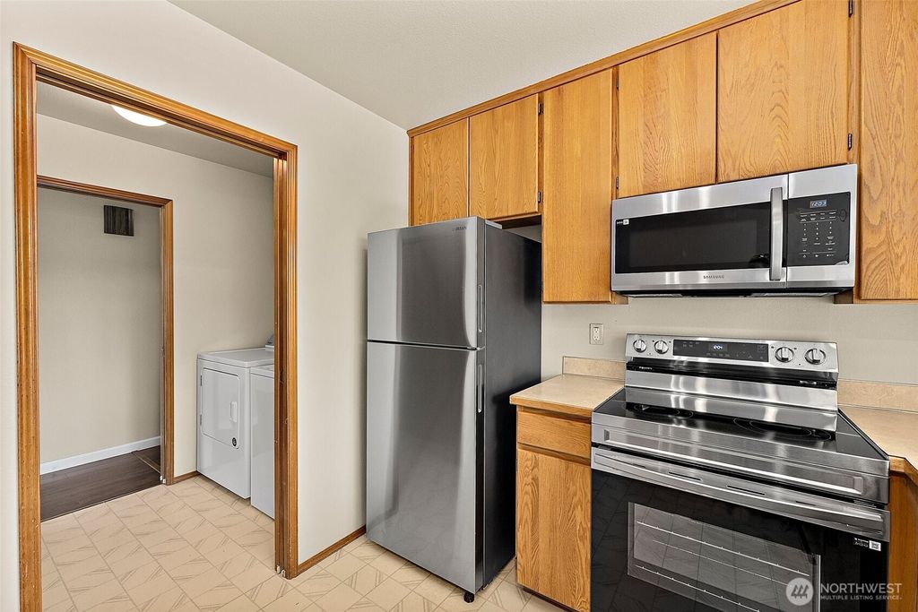 listing image 9368516132506420438