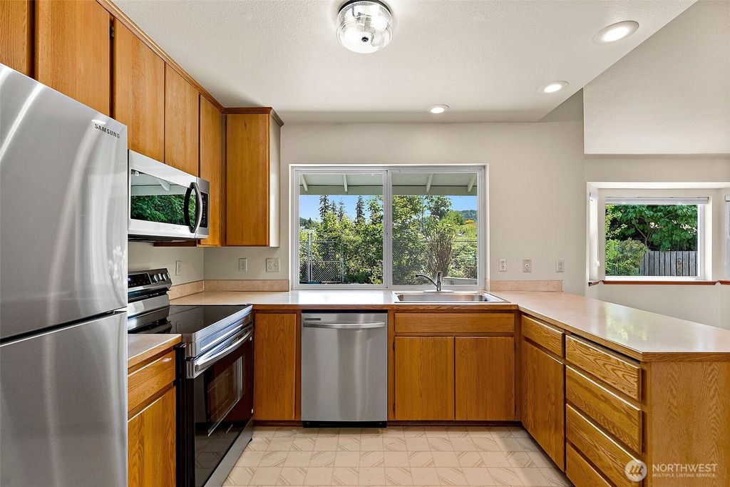 listing image 9367925432695919707
