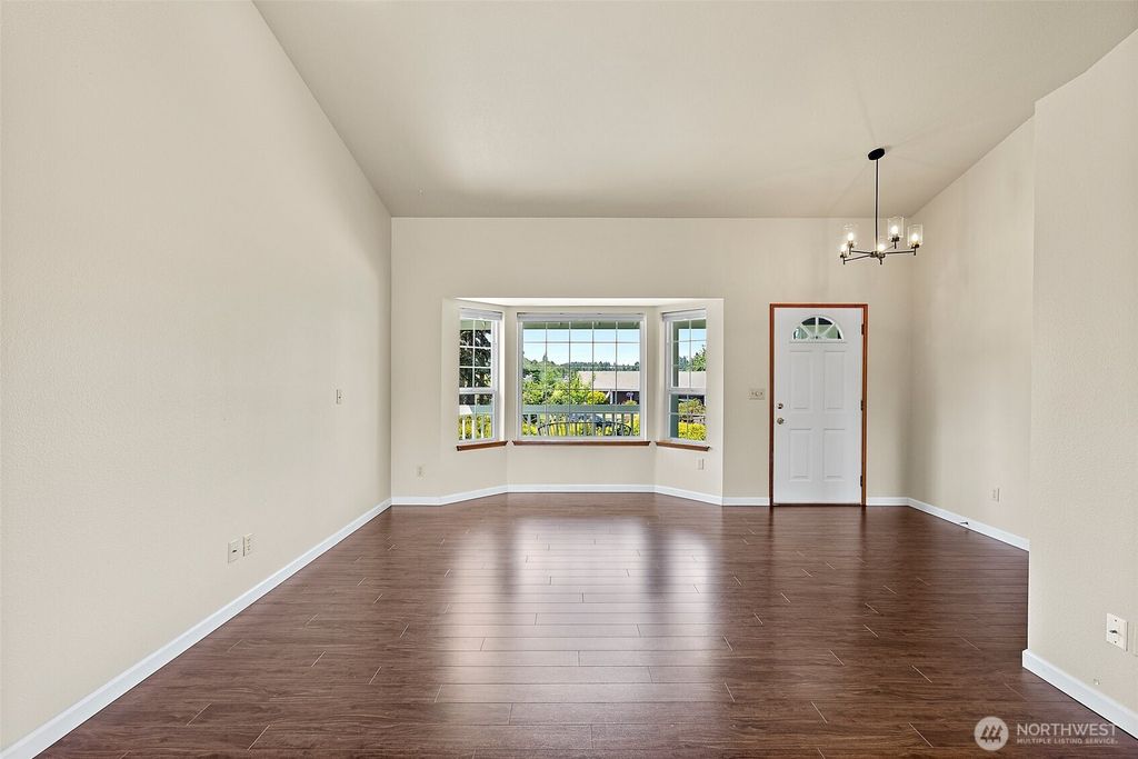 listing image 9361459478940732798