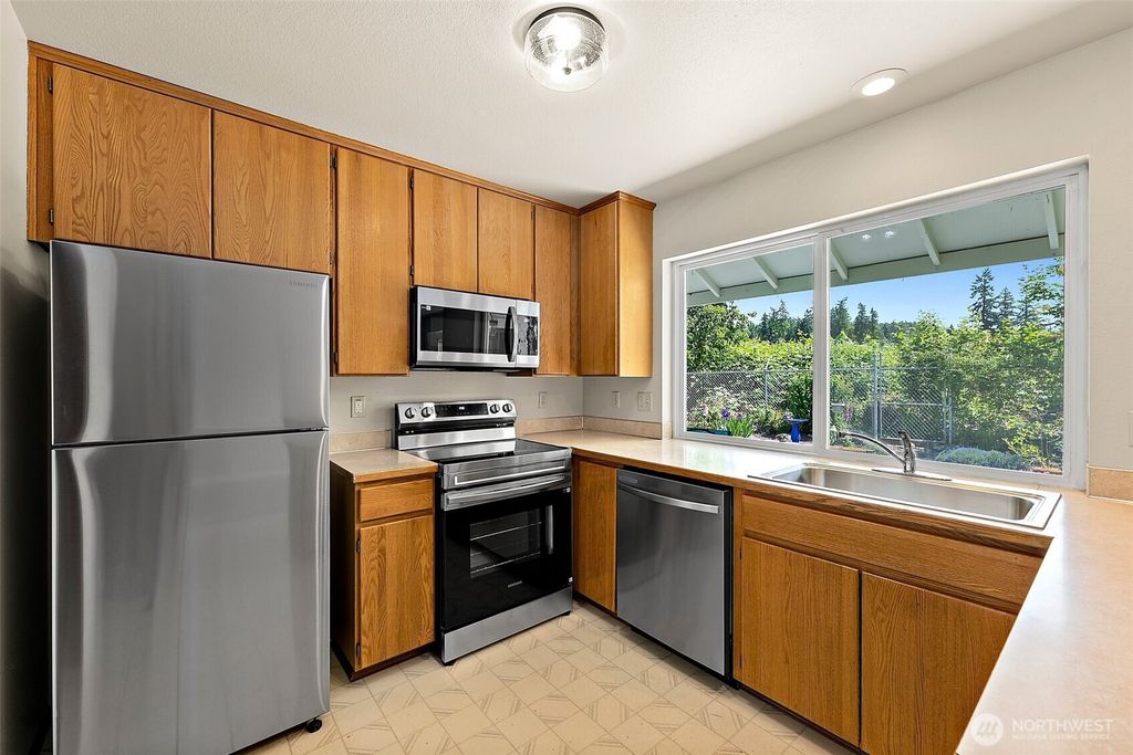 listing image 9360745486694440432