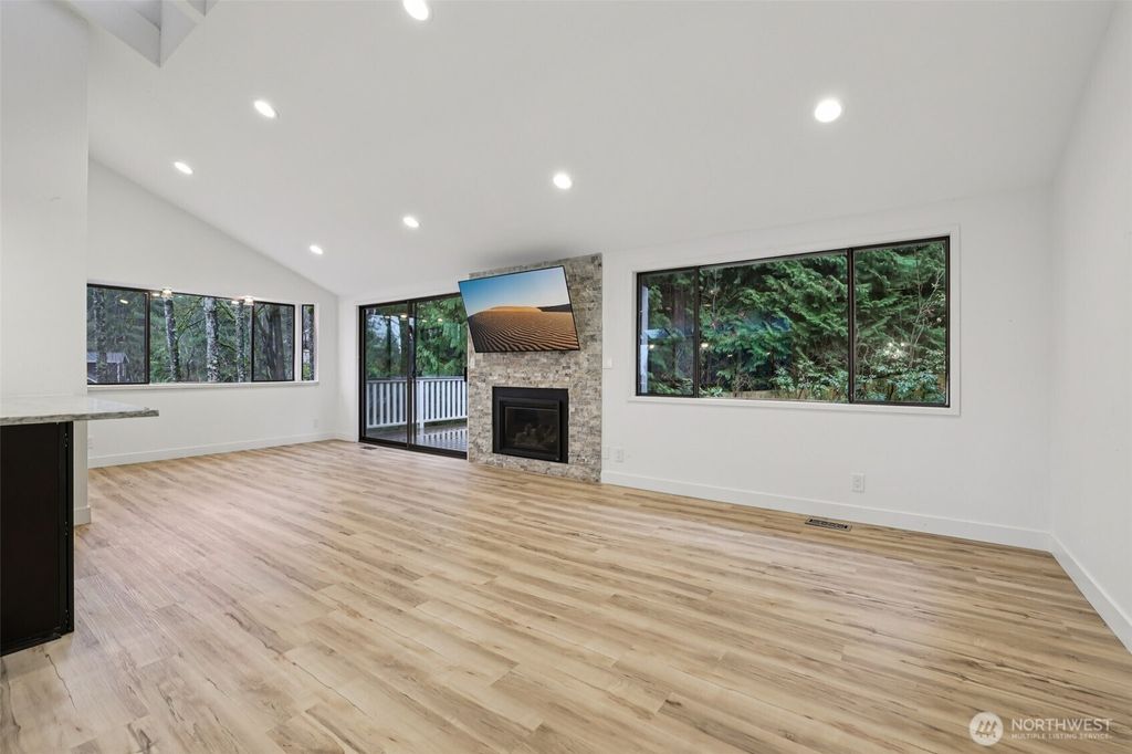 Photo of 7033 NE 148th Place, Kenmore, WA 98028 (MLS # 2460514)