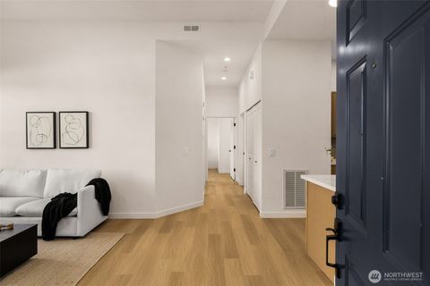 Photo of 5235 164th Avenue SE #14-1, Bellevue, WA 98006 (MLS # 2506792)