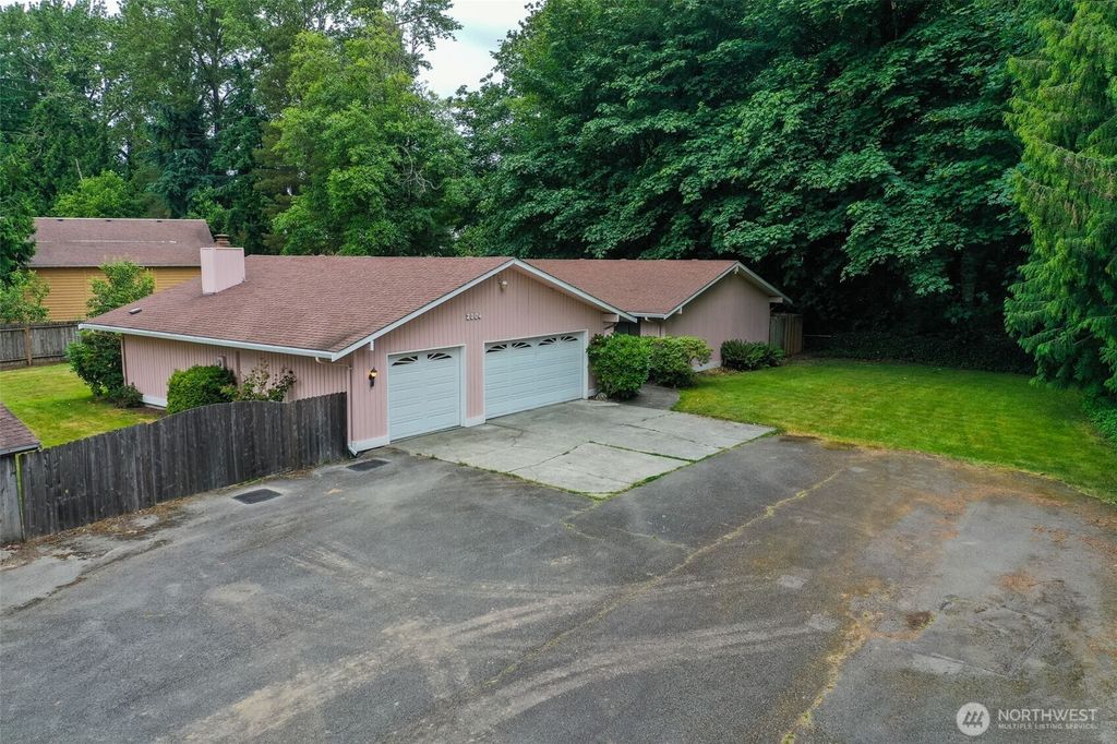 Photo of 2004 SW 306th Place, Federal Way, WA 98023 (MLS # 2393056)