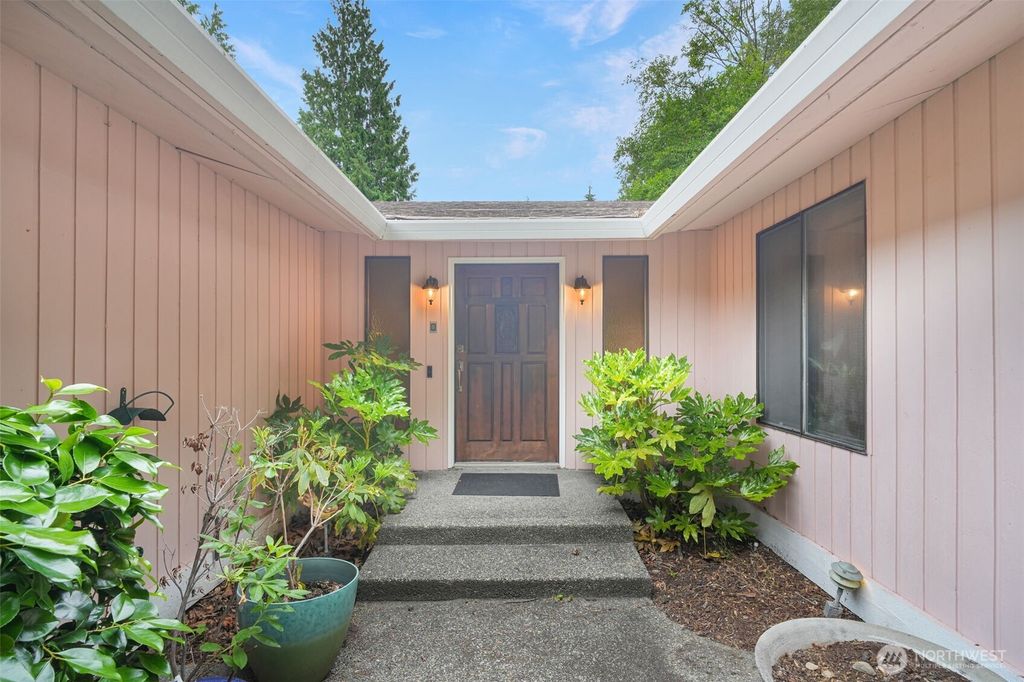 Photo of 2004 SW 306th Place, Federal Way, WA 98023 (MLS # 2393056)
