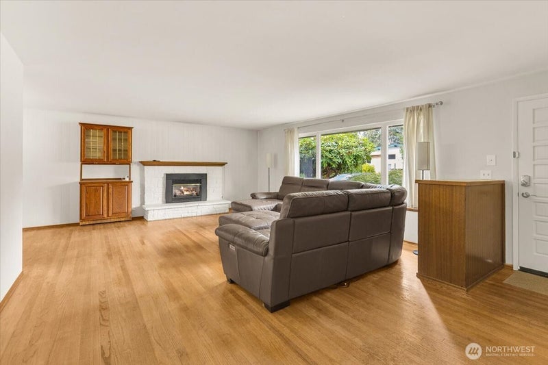 8602 Maple Lane