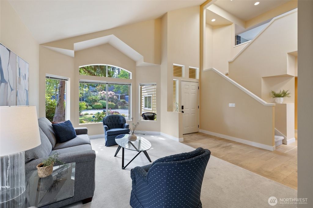 Photo of 4231 258th Avenue SE, Sammamish, WA 98029 (MLS # 2418024)