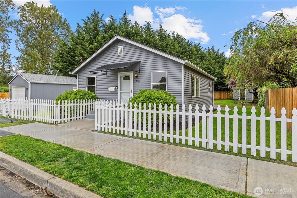 Photo of 335 N Madison Street, Monroe, WA 98272 (MLS # 2524615)