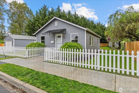 Photo of 335 N Madison Street, Monroe, WA 98272 (MLS # 2524615)