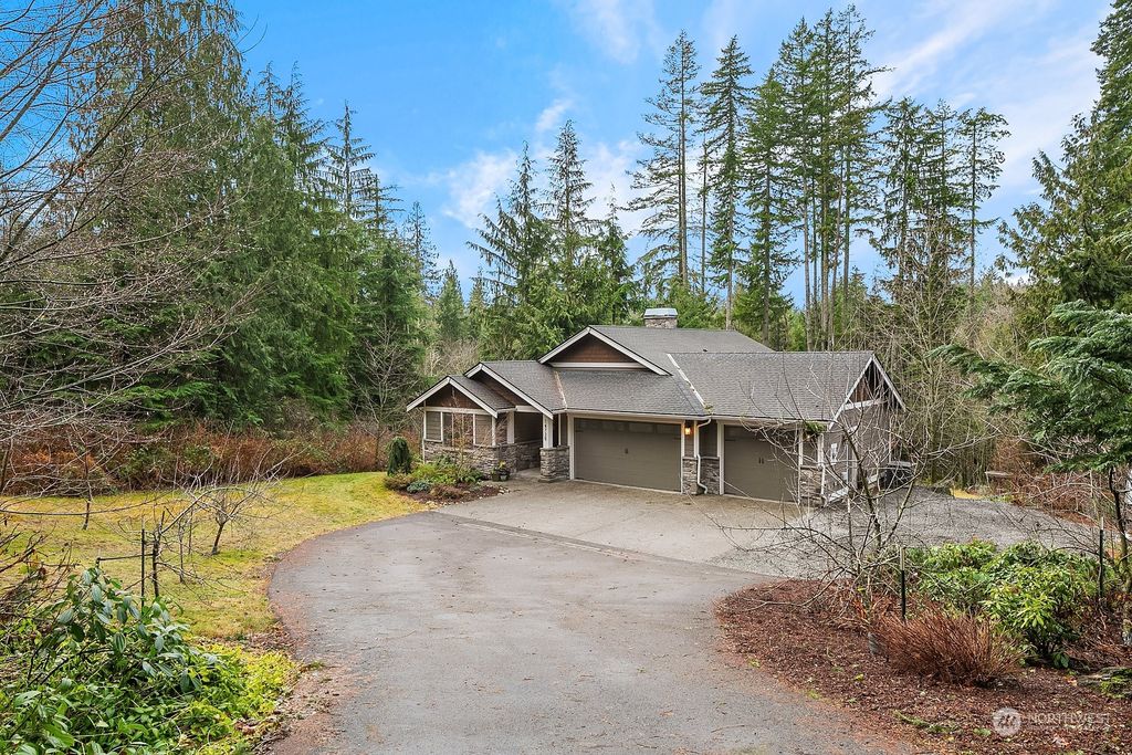 Photo of 14729 Tiger Mountain Road SE, Issaquah, WA 98027 (MLS # 2029086)