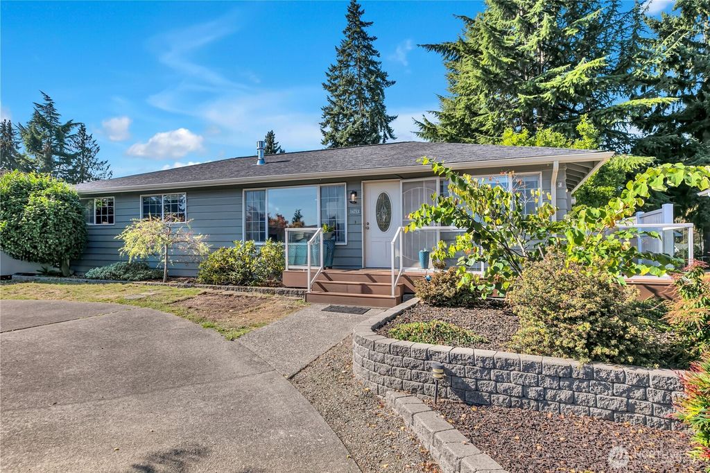 Photo of 14713 57th Avenue S, Tukwila, WA 98168 (MLS # 2442139)
