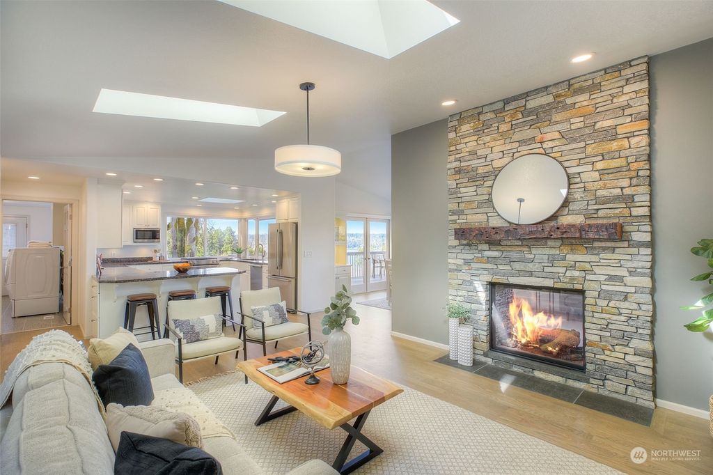 Photo of 19622 SE 16th Street, Sammamish, WA 98075 (MLS # 2211090)