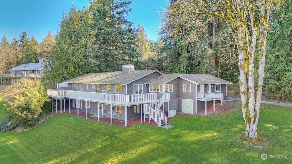 Photo of 19622 SE 16th Street, Sammamish, WA 98075 (MLS # 2211090)