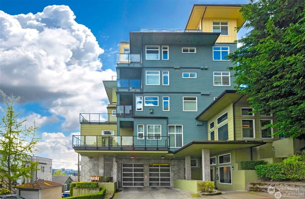 Photo of 655 Crockett Street #B106, Seattle, WA 98109 (MLS # 2298812)