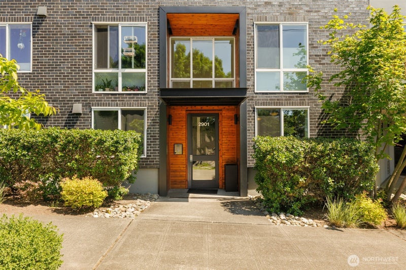 2901 S Jackson Street 404