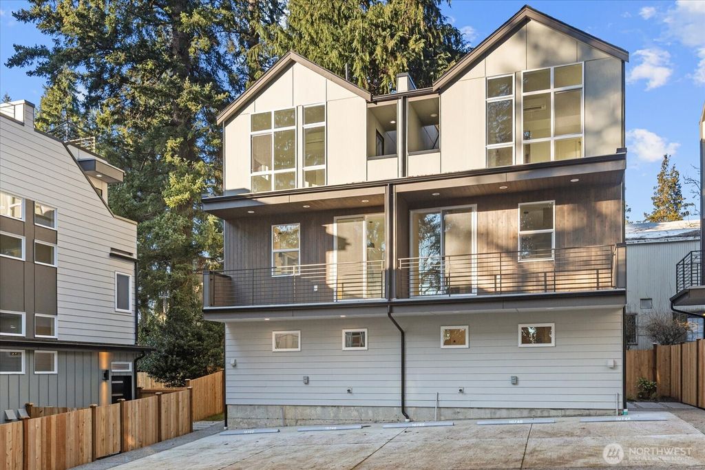 Photo of 10746 Interlake Avenue N, Seattle, WA 98133 (MLS # 2471081)