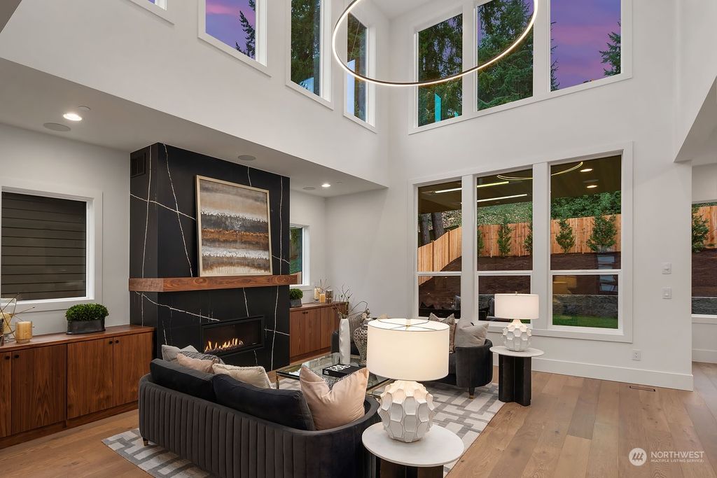 Photo of 1005 110th Avenue SE, Bellevue, WA 98004 (MLS # 2202110)