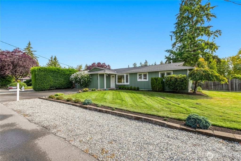 Photo of 19032 86th Avenue NE, Bothell, WA 98011 (MLS # 2578597)