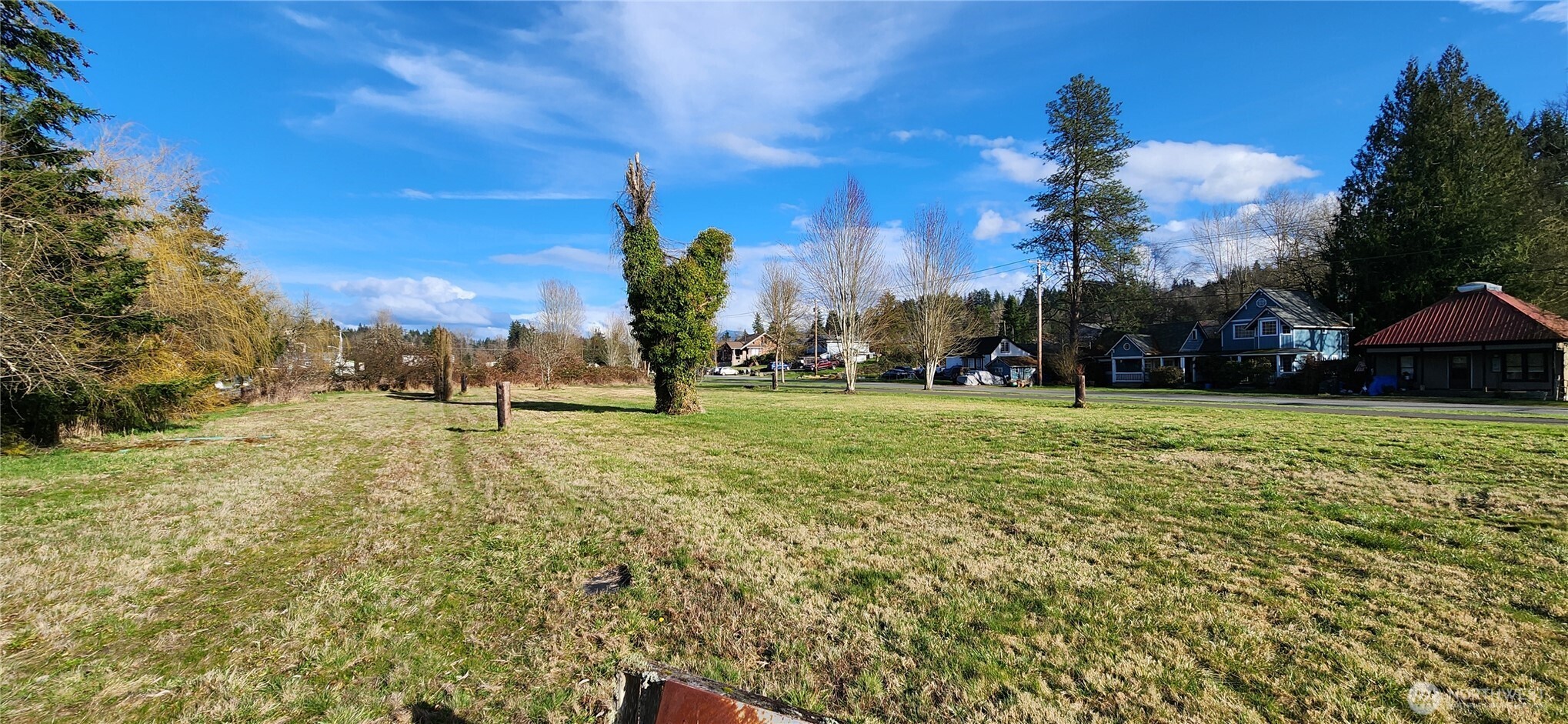 4 Pioneer Way E