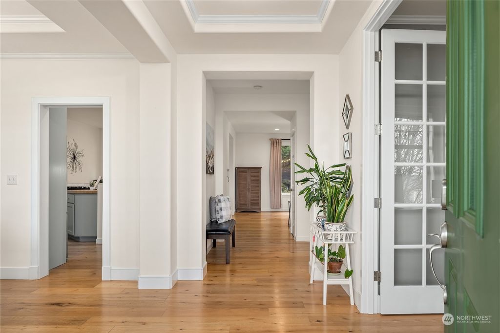 Photo of 757 Bear Ridge Drive NW, Issaquah, WA 98027 (MLS # 2210369)