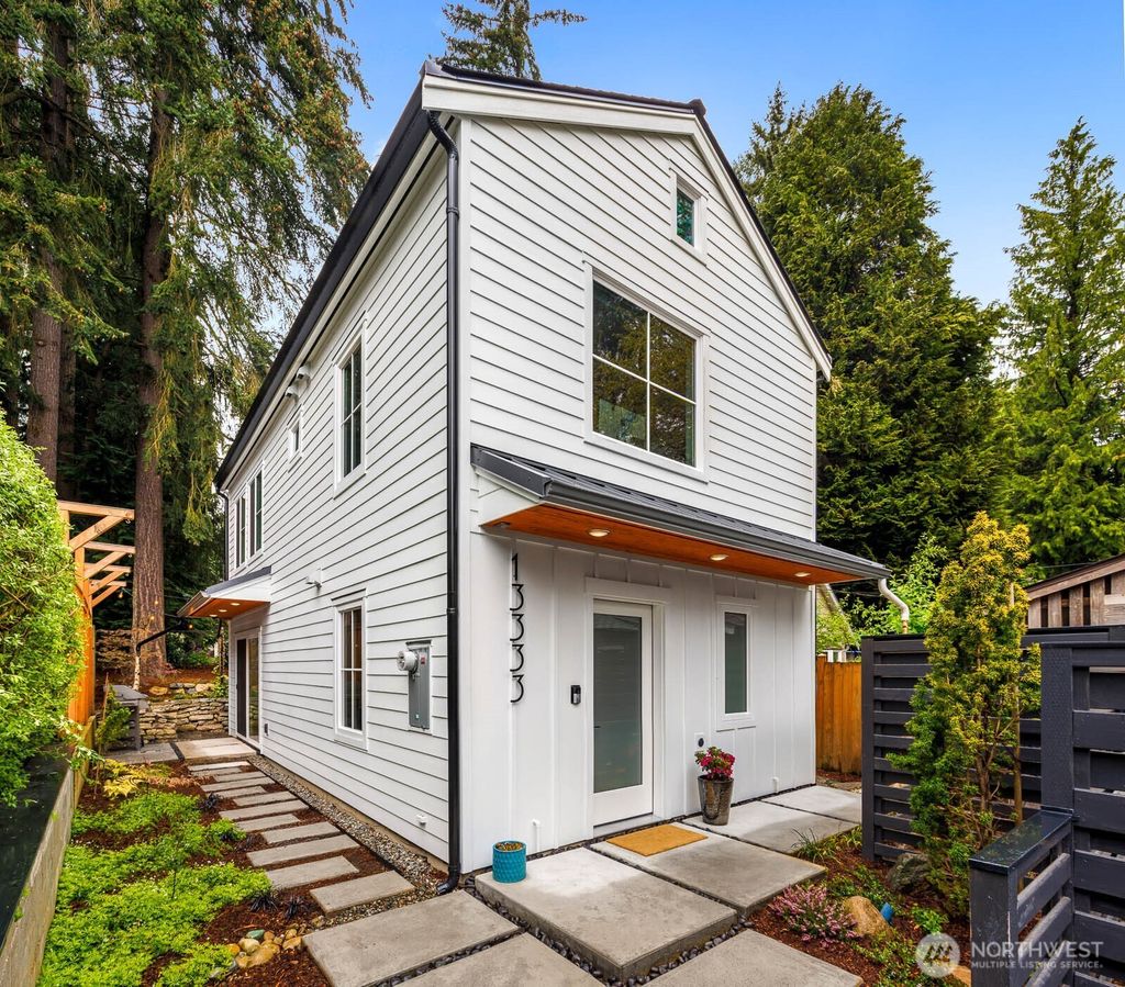 Photo of 13333 25th Avenue NE, Seattle, WA 98125 (MLS # 2415800)