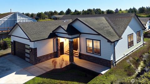Photo of 552 Sand Dune Avenue SW, Ocean Shores, WA 98569 (MLS # 2552674)