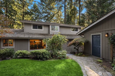 Photo of 8539 SE 79th Place, Mercer Island, WA 98040 (MLS # 2583925)