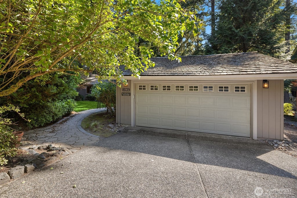 Photo of 8539 SE 79th Place, Mercer Island, WA 98040 (MLS # 2583925)