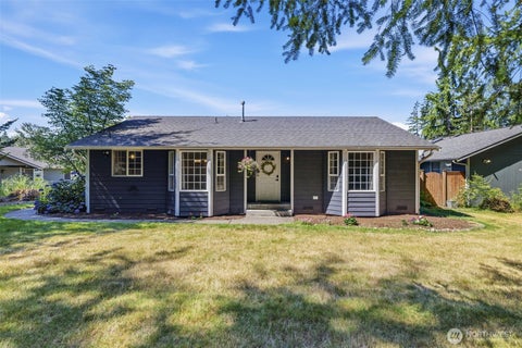 Photo of 1425 128th Drive NE, Lake Stevens, WA 98258 (MLS # 2565802)
