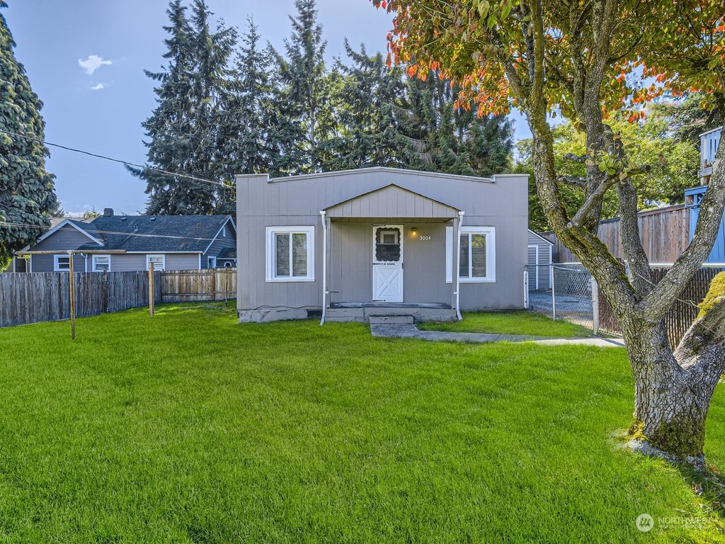Photo of 3004 Butler Street, Everett, WA 98201 (MLS # 2162506)