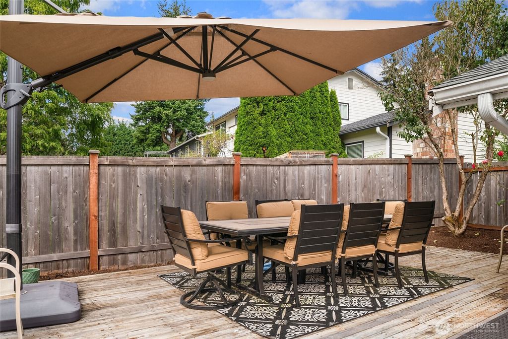 Photo of 13815 123rd Avenue NE, Kirkland, WA 98034 (MLS # 2340052)