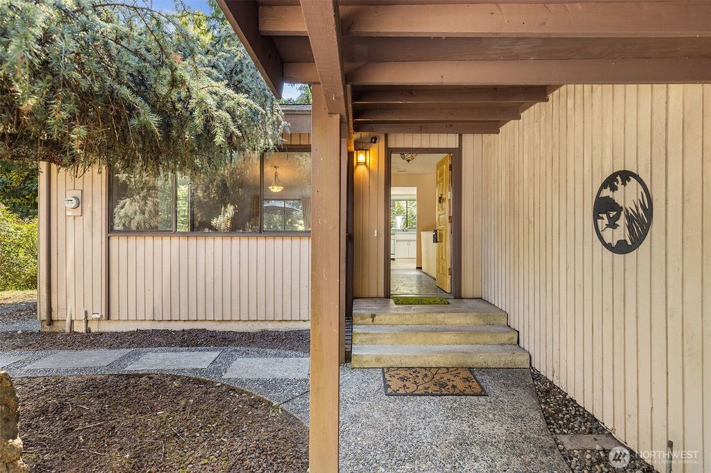 Photo of 19020 SE 324th Street, Auburn, WA 98092 (MLS # 2413087)