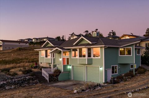 Photo of 648 Hacienda Drive, Coupeville, WA 98239 (MLS # 2421536)