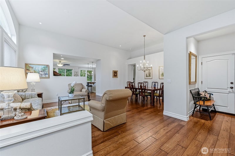 12018 Big Leaf Way NE