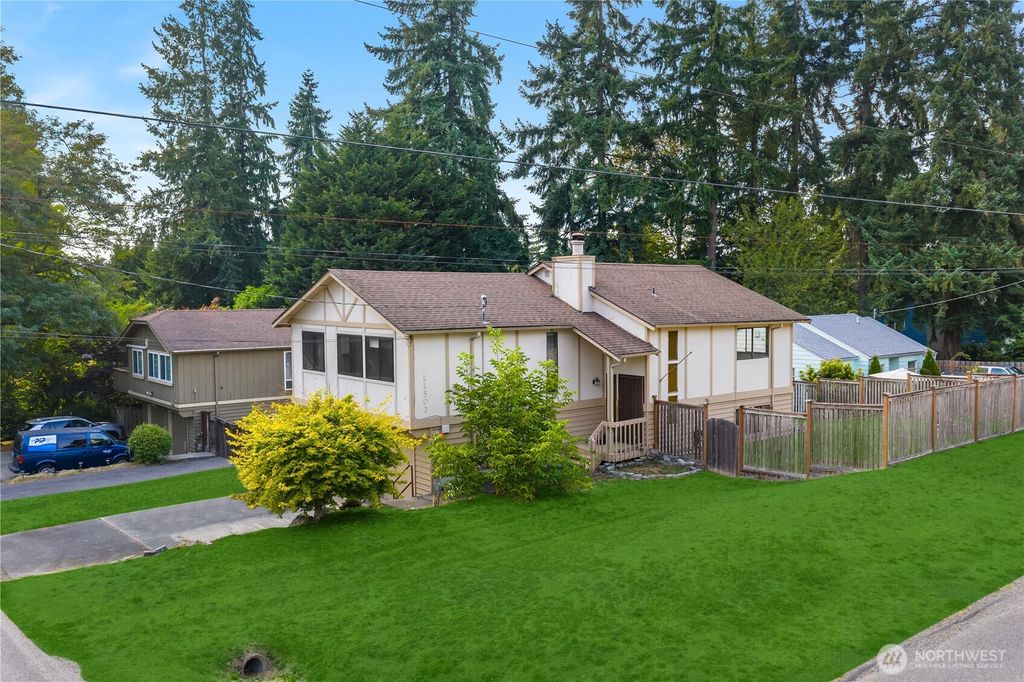 Photo of 11503 Bartlett Avenue NE, Seattle, WA 98125 (MLS # 2425474)