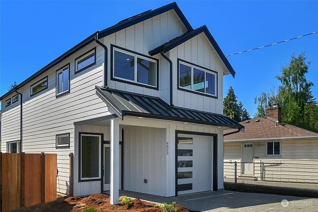 Photo of 6823 25th Avenue NE, Seattle, WA 98115 (MLS # 2069831)