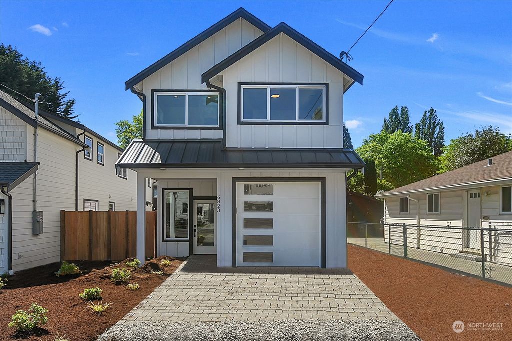 Photo of 6823 25th Avenue NE, Seattle, WA 98115 (MLS # 2069831)